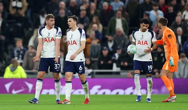Sau 6292 ngày, Tottenham mới lại rơi xuống nhóm rớt hạng