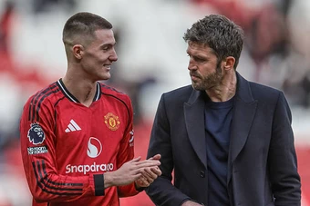 Sesko nể phục cách Carrick hồi sinh Man Utd