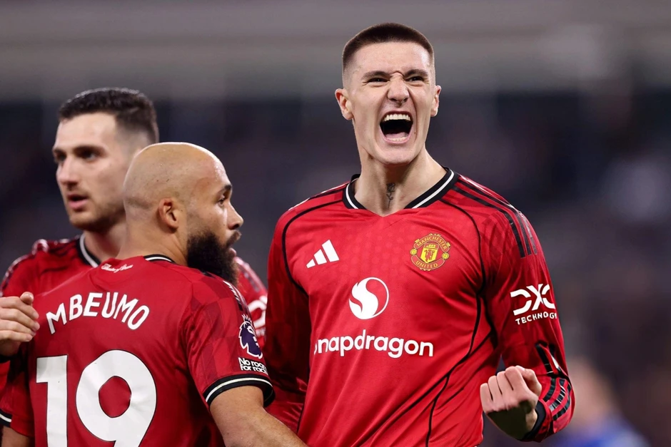 Sesko sắm vai người hùng, Man Utd vượt ải Everton