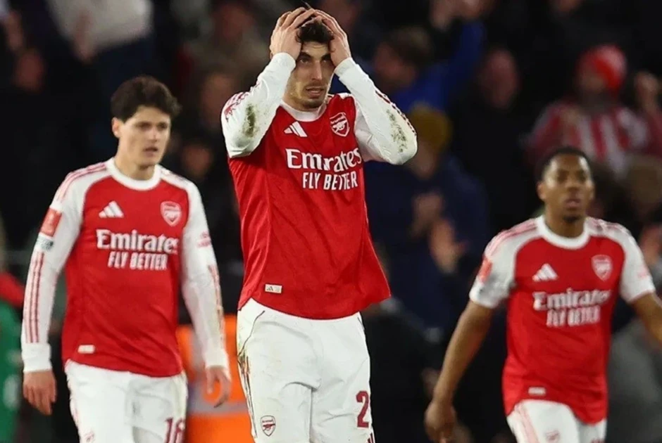 Siêu máy tính dự đoán cuộc đua vô địch giữa Arsenal và Man City Siêu máy tính dự đoán cuộc đua vô địch giữa Arsenal và Man City
