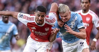 Siêu máy tính dự đoán cuộc đua vô địch giữa Arsenal và Man City