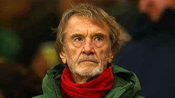 Sir Jim Ratcliffe chớ đi vào vết xe đổ của nhà Glazer tại MU