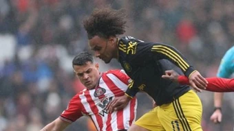 Sunderland giúp MU 'tống cổ' Zirkzee