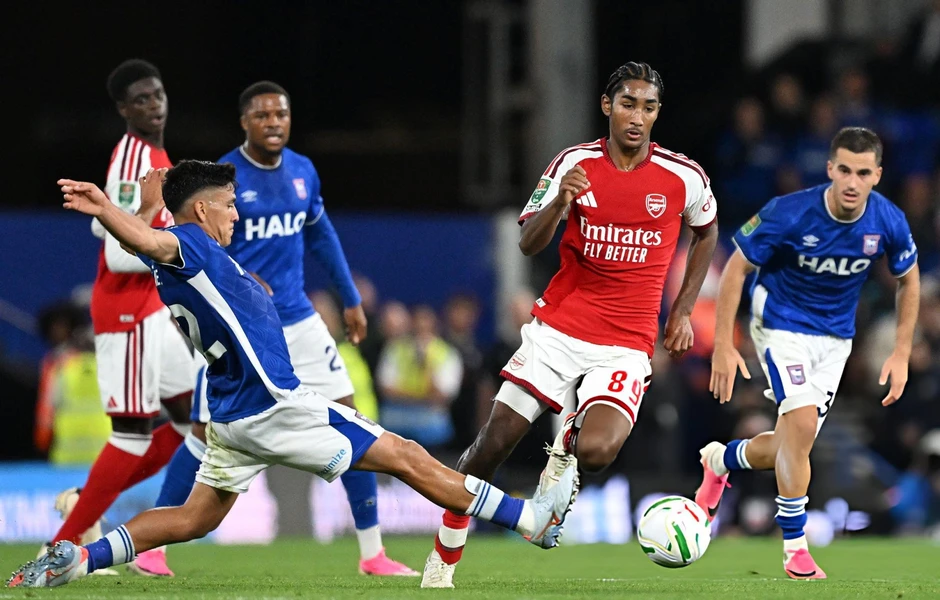Tài năng 16 tuổi lập cú đúp, Arsenal thắng tưng bừng trước Ipswich Tài năng 16 tuổi lập cú đúp, Arsenal thắng tưng bừng trước Ipswich