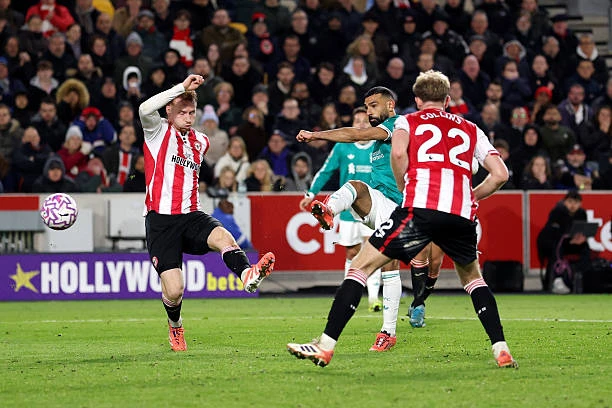 Tại sao Brentford có thể phải thua Liverpool để dự Cúp C1? Tại sao Brentford có thể phải thua Liverpool để dự Cúp C1?