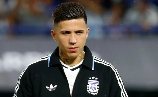 Tại sao Enzo Fernandez đắt gần gấp đôi Rodri? Tại sao Enzo Fernandez đắt gần gấp đôi Rodri?
