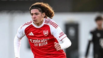 Thần đồng 14 tuổi của Arsenal xuất sắc cỡ nào?