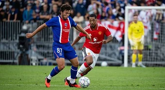 Tielemans ra mắt, CĐV Man Utd mê mẩn pha kết hợp với Bruno