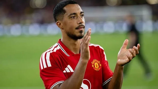 Tielemans xin lỗi Aston Villa vì lỡ lời về MU Tielemans xin lỗi Aston Villa vì lỡ lời về MU