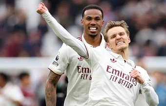 Tiết lộ lý do Arsenal lùi lịch nâng cúp Ngoại hạng Anh tại sân khách