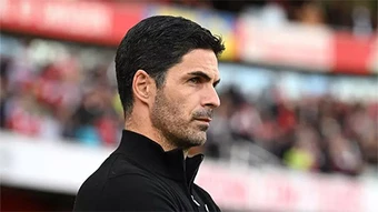 Tôn Mikel Arteta làm 'bố già', Arsenal sẽ chơi dao hai lưỡi