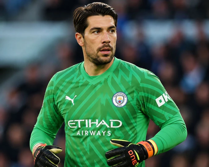 Top 10 ngôi sao Premier League vừa rơi vào cảnh thất nghiệp