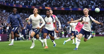 Tottenham cần quên đi nỗi đau để tìm đường sống