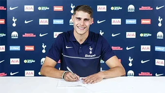 Tottenham giữ chân Van de Ven, Arsenal gặp khó vụ Romero
