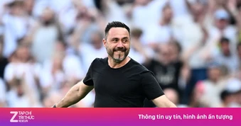 Tottenham vỡ òa sau khi trụ hạng
