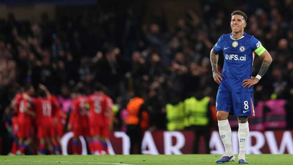 Triều đại của Liam Rosenior tại Chelsea đã sụp đổ ra sao?
