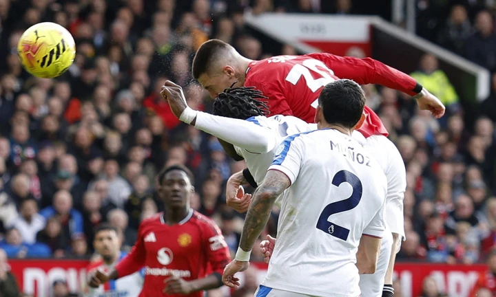 Trực tiếp bóng đá Man Utd 2-1 Crystal Palace: Bước ngoặt VAR