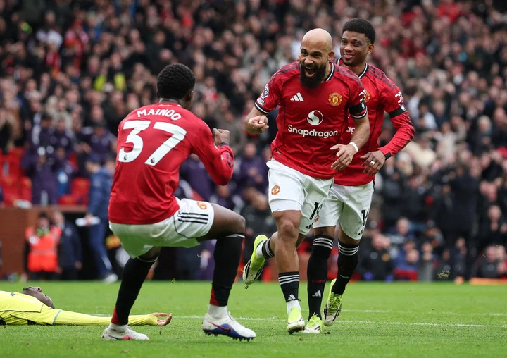 Trực tiếp bóng đá Man Utd 2-1 Crystal Palace: Bước ngoặt VAR