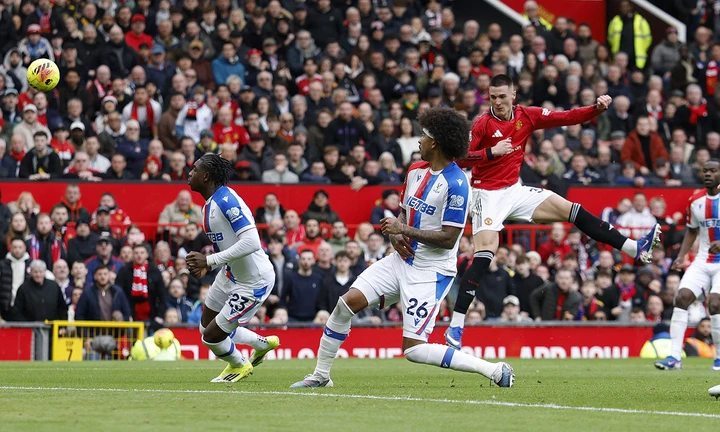 Trực tiếp bóng đá Man Utd 2-1 Crystal Palace: Bước ngoặt VAR
