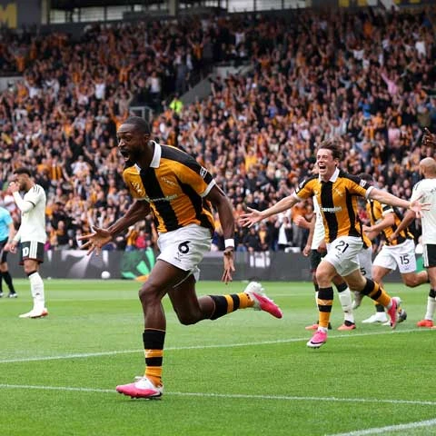 Trực tiếp Hull 2-0 MU: Rashford vào sân Trực tiếp Hull 2-0 MU: Rashford vào sân