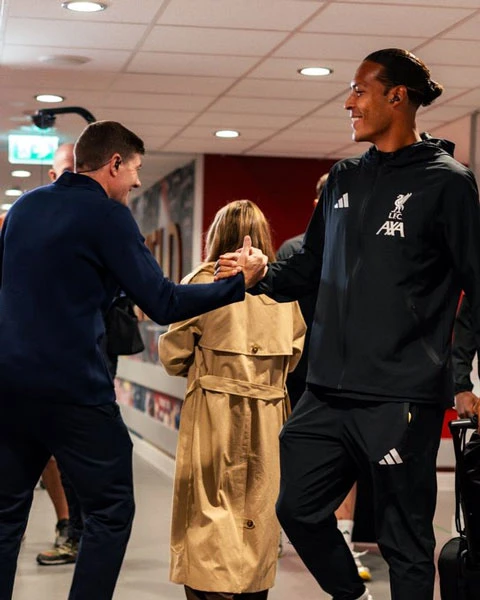 Trực tiếp Liverpool 1-2 Nottingham: Đội khách vượt lên nhờ quả penalty Trực tiếp Liverpool 1-2 Nottingham: Đội khách vượt lên nhờ quả penalty