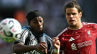 Trực tiếp Newcastle 1-0 Liverpool: Đội khách tấn công liên hồi