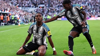 Trực tiếp Newcastle 2-2 Liverpool: Szoboszlai giật về 1 điểm cho The Reds
