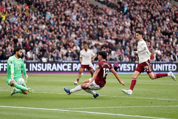 Trực tiếp West Ham 0-1 Arsenal: VAR cứu Arsenal thoát thua Trực tiếp West Ham 0-1 Arsenal: VAR cứu Arsenal thoát thua