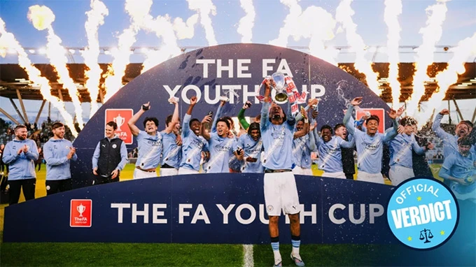 Truyền nhân nhà Heskey ghi bàn, Man City đánh bại MU để lên ngôi tại FA Youth Cup Truyền nhân nhà Heskey ghi bàn, Man City đánh bại MU để lên ngôi tại FA Youth Cup
