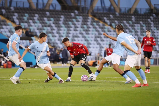U21 MU đánh bại U21 Man City, 2 sao trẻ xứng đáng lên đội một U21 MU đánh bại U21 Man City, 2 sao trẻ xứng đáng lên đội một