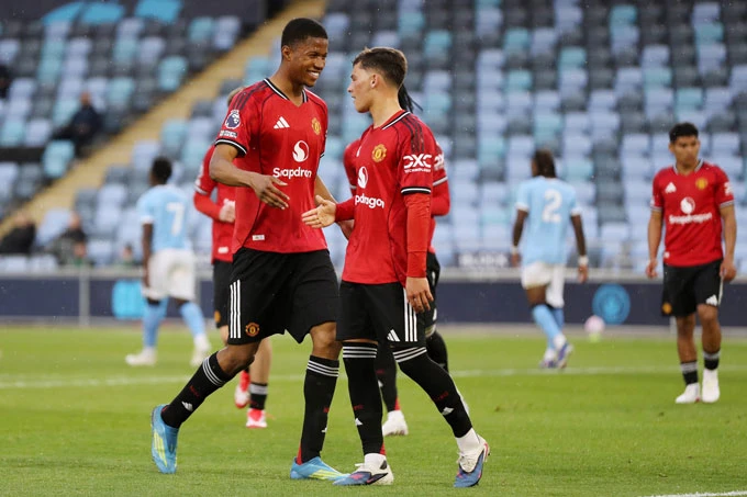 U21 MU đánh bại U21 Man City, 2 sao trẻ xứng đáng lên đội một U21 MU đánh bại U21 Man City, 2 sao trẻ xứng đáng lên đội một