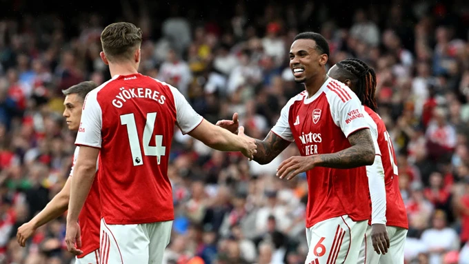 Vì sao Arsenal vẫn 'ngồi trên đống lửa' dù hơn Man City 6 điểm? Vì sao Arsenal vẫn 'ngồi trên đống lửa' dù hơn Man City 6 điểm?
