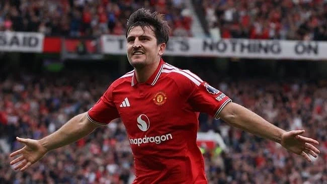 Vì sao bàn thắng của Man Utd được công nhận dù bóng chạm tay? Vì sao bàn thắng của Man Utd được công nhận dù bóng chạm tay?