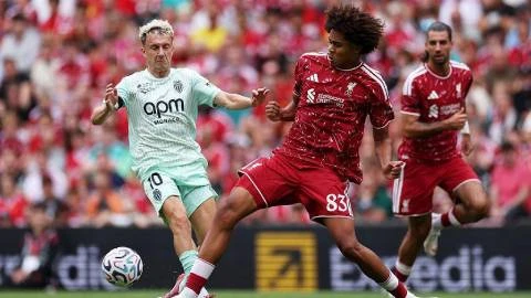 Vì sao Liverpool không thể sử dụng thần đồng cao 1m98 trong năm 2026? Vì sao Liverpool không thể sử dụng thần đồng cao 1m98 trong năm 2026?