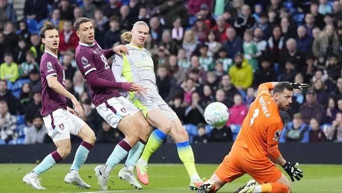 Vì sao Man City có thể phải ôm hận sau chiến thắng tối thiểu trước Burnley? Vì sao Man City có thể phải ôm hận sau chiến thắng tối thiểu trước Burnley?