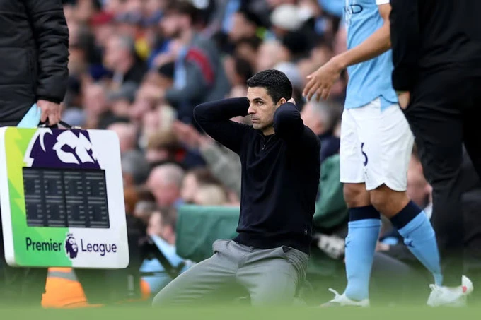 Vì sao Man City thắng Burnley là chiếm đỉnh bảng của Arsenal?