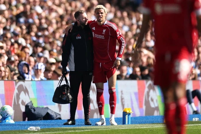 Vì sao tiền đạo Hugo Ekitike của Liverpool phải khóc? Vì sao tiền đạo Hugo Ekitike của Liverpool phải khóc?