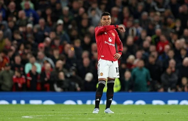 Vũ điệu sau cùng đầy mâu thuẫn của Casemiro tại Old Trafford