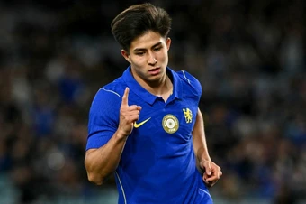 Vừa đến Chelsea, Satpayev đã được khen hay hơn Delap