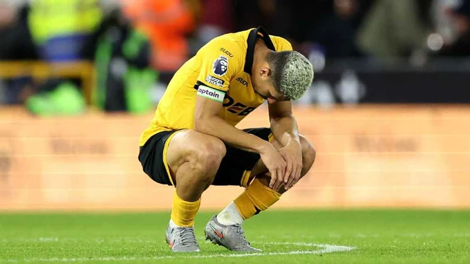 Wolves chính thức rớt hạng Premier League Wolves chính thức rớt hạng Premier League