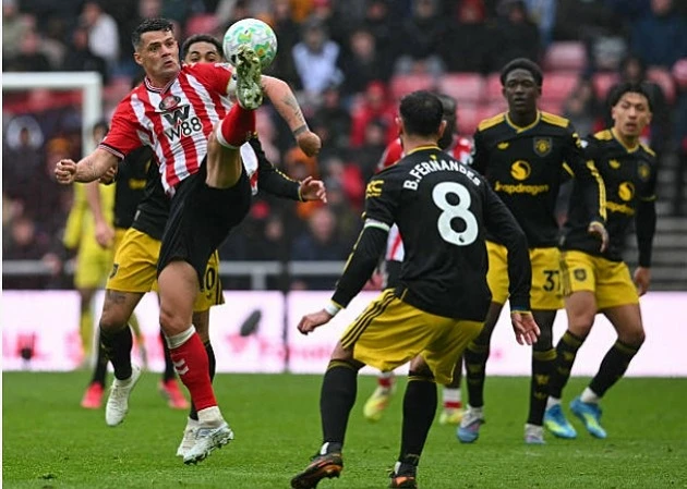 Xhaka nhắc Sunderland tỉnh táo sau trận hòa MU Xhaka nhắc Sunderland tỉnh táo sau trận hòa MU