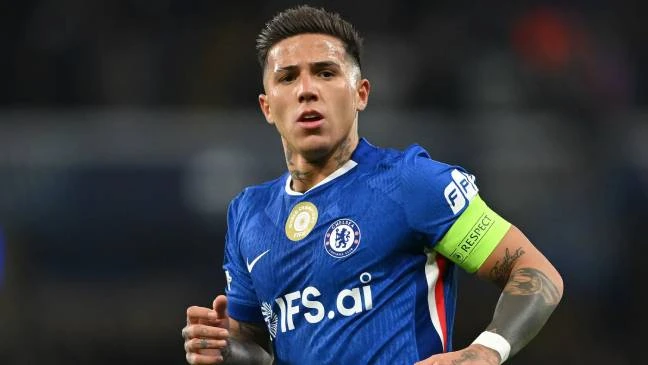 Xuống nước xin lỗi, Enzo vẫn bị Chelsea cấm đá trận Man City Xuống nước xin lỗi, Enzo vẫn bị Chelsea cấm đá trận Man City