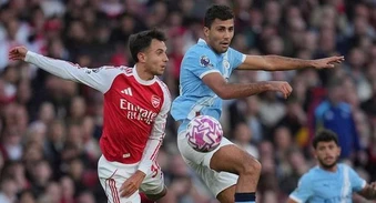 Zabaleta hiến kế giúp Man City lật đổ Arsenal