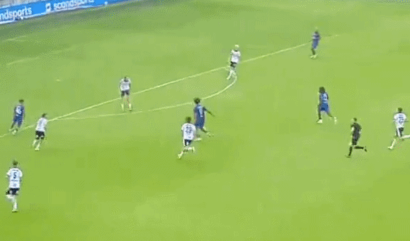 Zirkzee gây sốt trong trận thắng 5-0 của MU Zirkzee gây sốt trong trận thắng 5-0 của MU