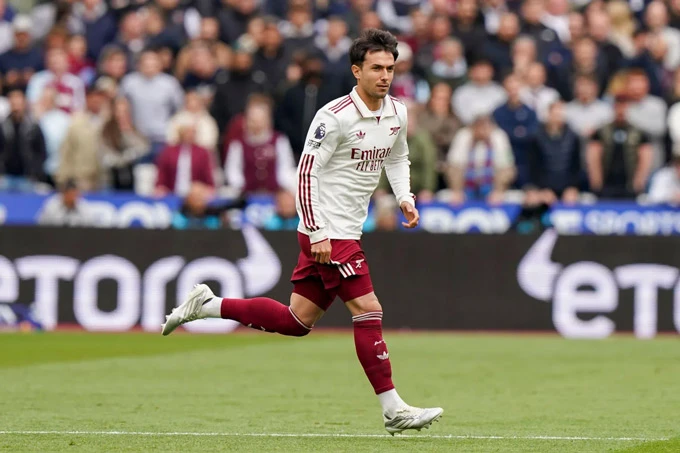 Zubimendi bị Arteta 'hủy diệt' trong trận thắng West Ham Zubimendi bị Arteta 'hủy diệt' trong trận thắng West Ham