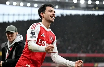 Zubimendi khuyên Arsenal phớt lờ đối thủ đua vô địch