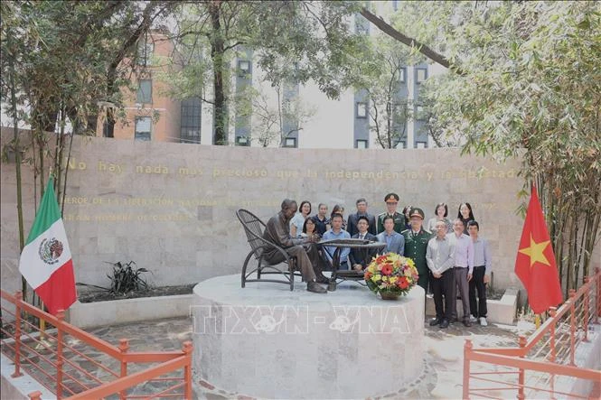136 năm Ngày sinh Chủ tịch Hồ Chí Minh: Hình ảnh Bác sống mãi giữa lòng thủ đô Mexico City 136 năm Ngày sinh Chủ tịch Hồ Chí Minh: Hình ảnh Bác sống mãi giữa lòng thủ đô Mexico City