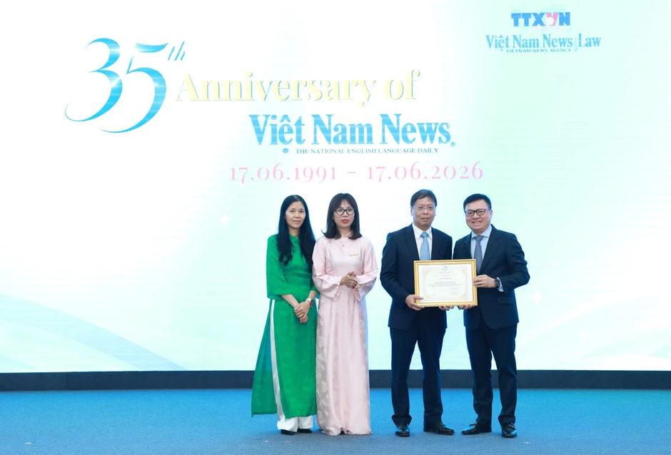 Báo Việt Nam News and Law kỷ niệm 35 năm ngày phát hành số báo đầu tiên Báo Việt Nam News and Law kỷ niệm 35 năm ngày phát hành số báo đầu tiên