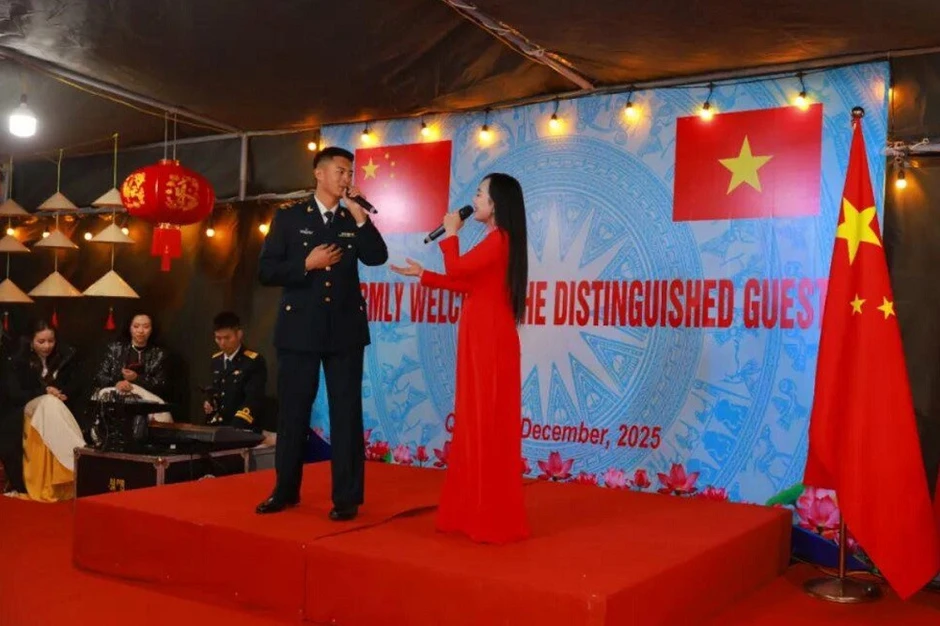 Chùm ảnh loạt hoạt động giao lưu của Hải quân Việt Nam tại Trung Quốc Chùm ảnh loạt hoạt động giao lưu của Hải quân Việt Nam tại Trung Quốc