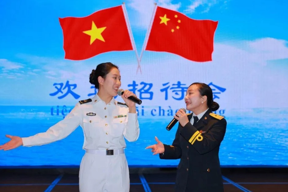 Chùm ảnh loạt hoạt động giao lưu của Hải quân Việt Nam tại Trung Quốc Chùm ảnh loạt hoạt động giao lưu của Hải quân Việt Nam tại Trung Quốc